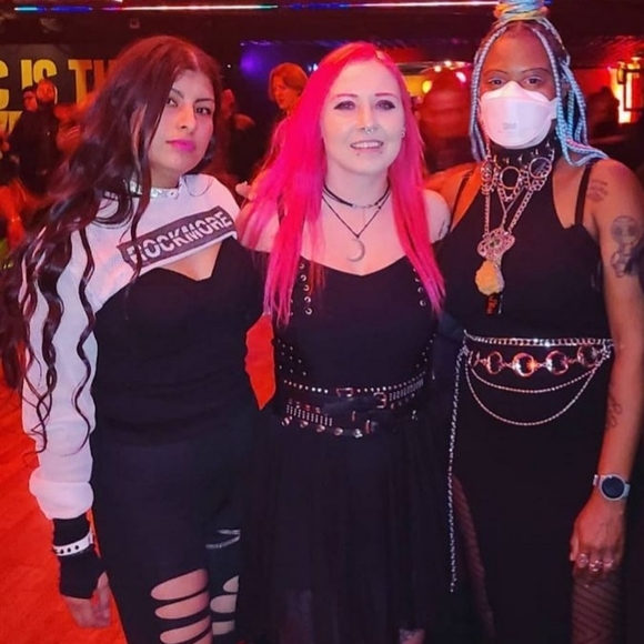 Meet your Posher, Betty - Picture 4 of 4